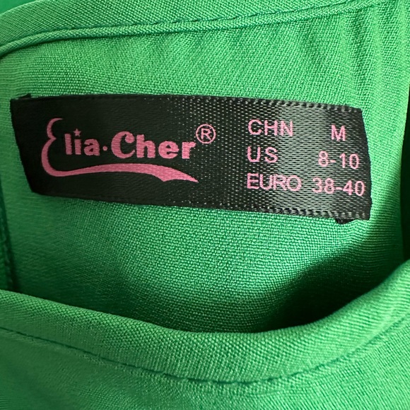 Beautiful green dress with pockets! - Picture 2 of 2